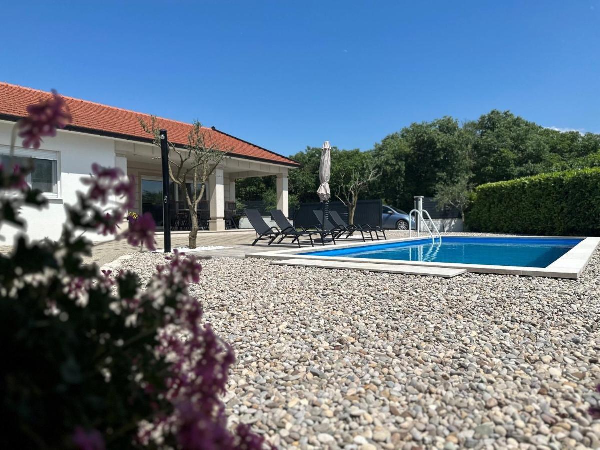 Villa Antonija Любушки Экстерьер фото